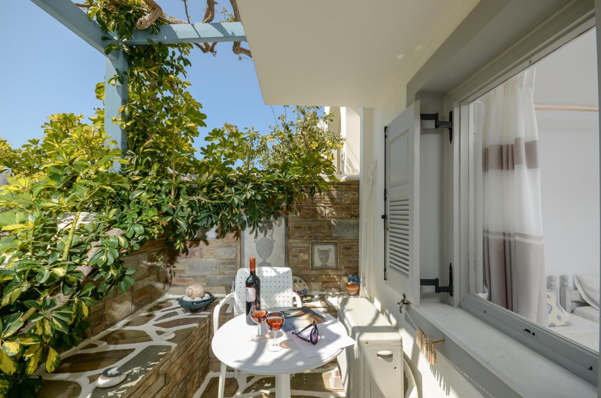 Sofi Pension Naxos City المظهر الخارجي الصورة