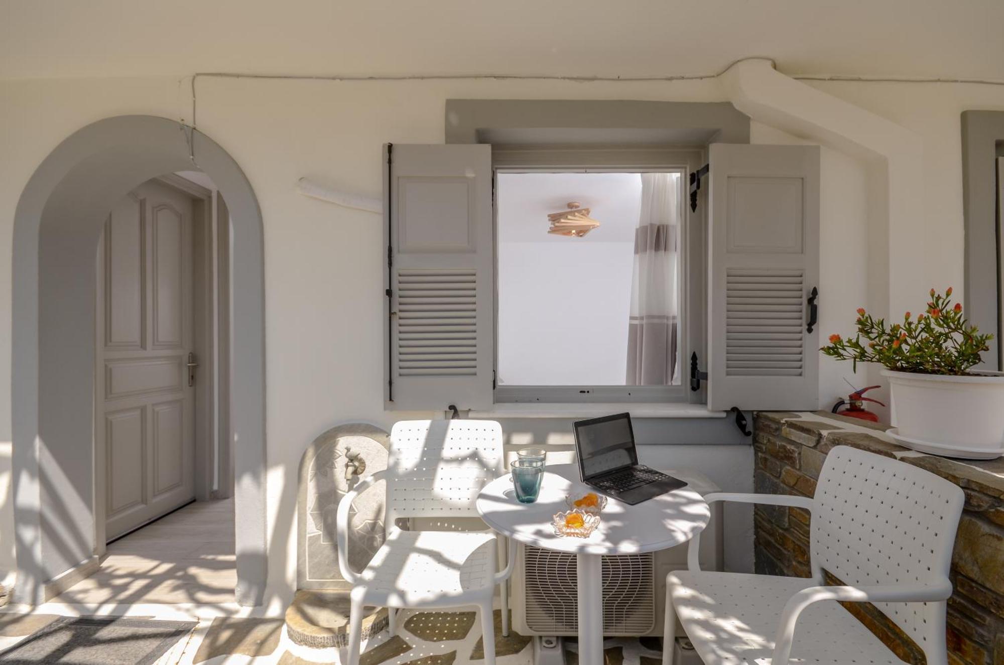 Sofi Pension Naxos City المظهر الخارجي الصورة