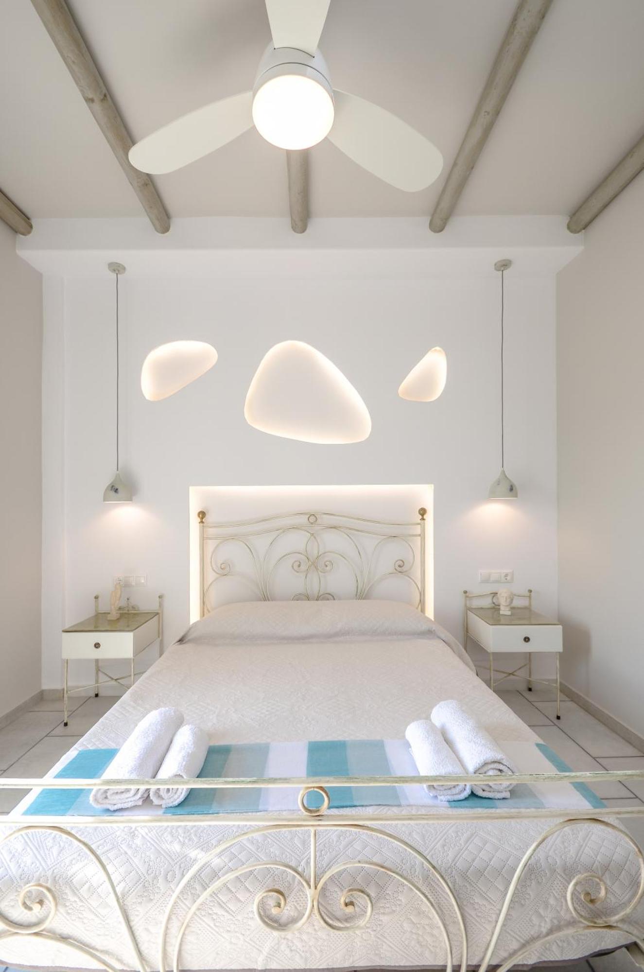 Sofi Pension Naxos City المظهر الخارجي الصورة