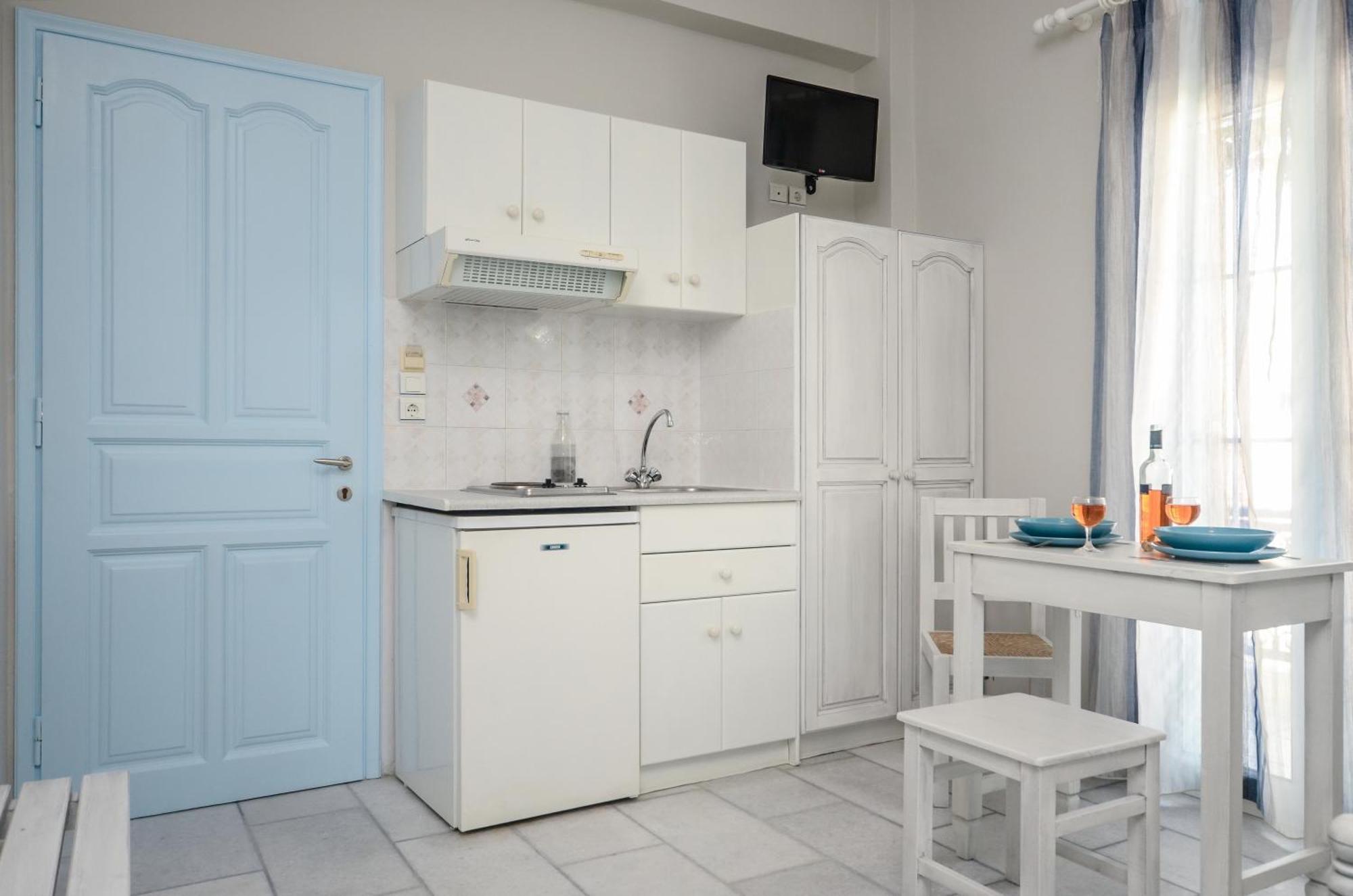 Sofi Pension Naxos City المظهر الخارجي الصورة