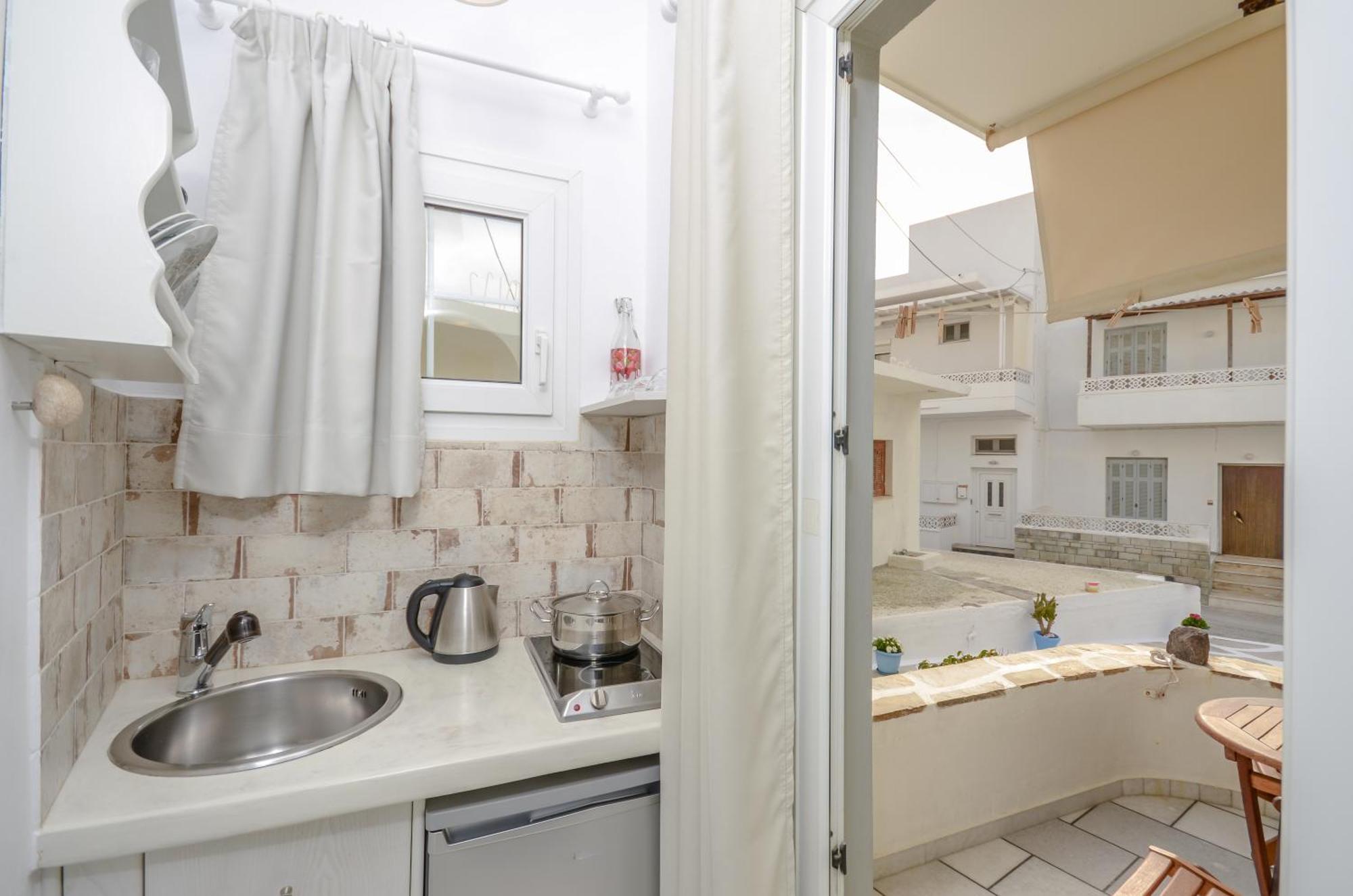 Sofi Pension Naxos City المظهر الخارجي الصورة